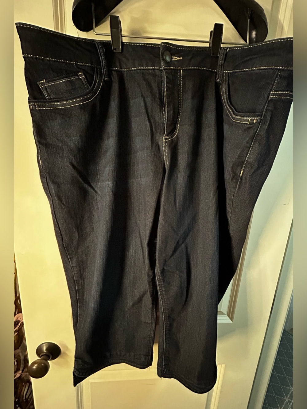 Very Nice CJ Banks Dark Blue Denim Capri Pants 20W
